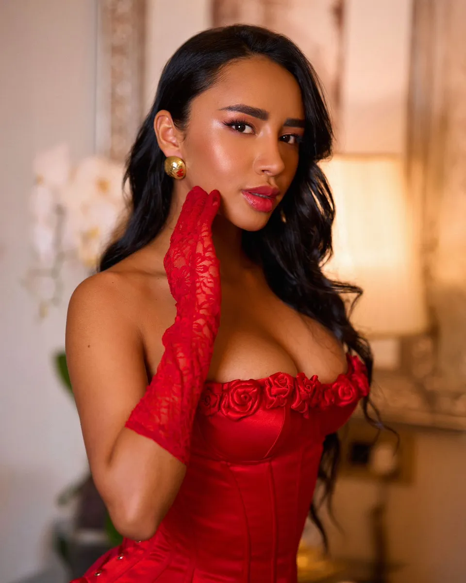 Амина escort in Perm
