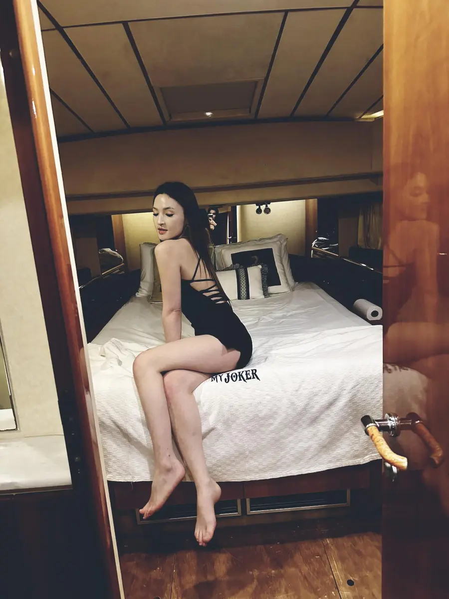 Дженни escort in Perm
