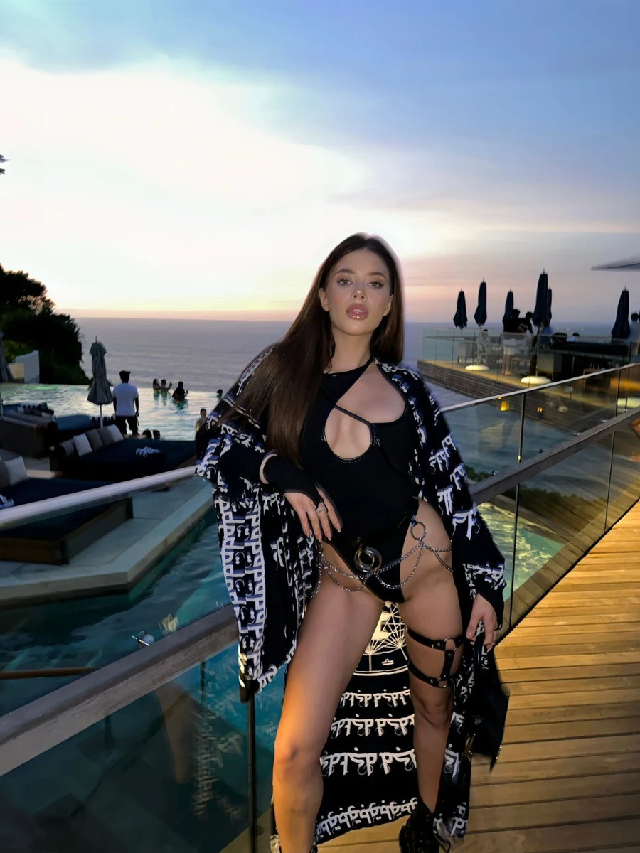 Эллис escort in Perm