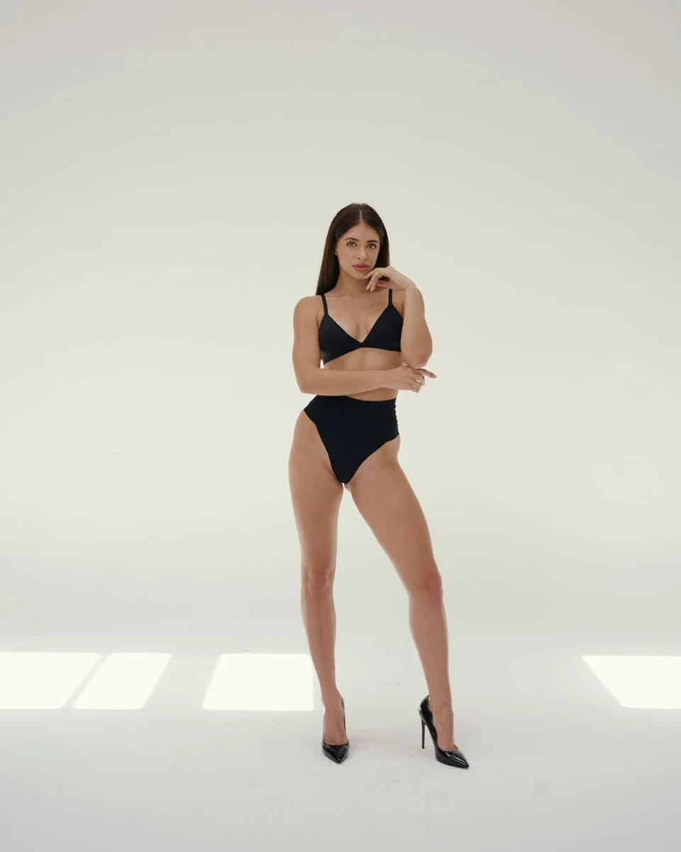 Эллис escort in Perm