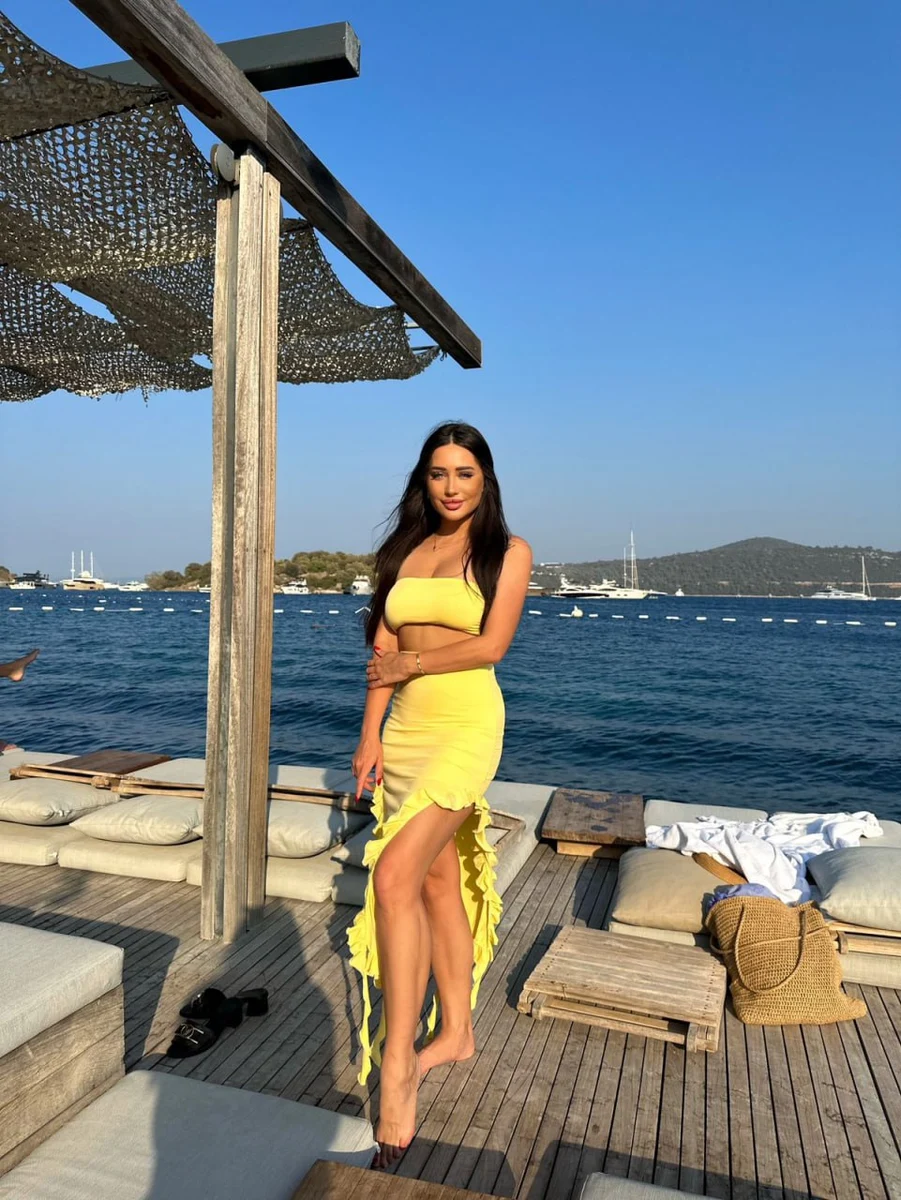 Глория escort in Perm