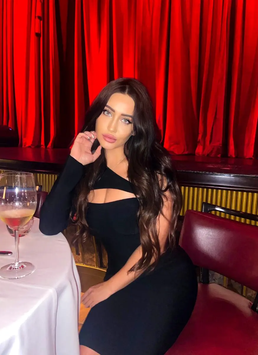 Глория escort in Perm