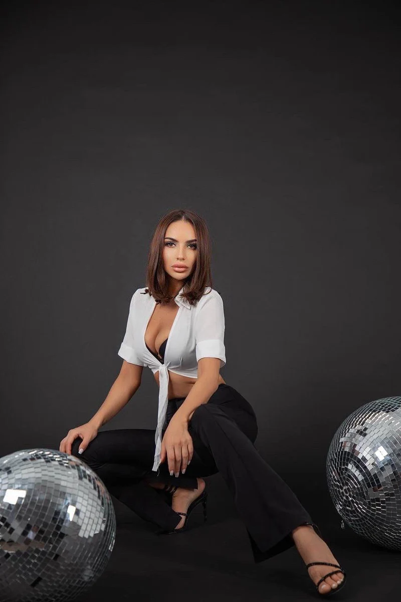 Изабелла escort in Perm