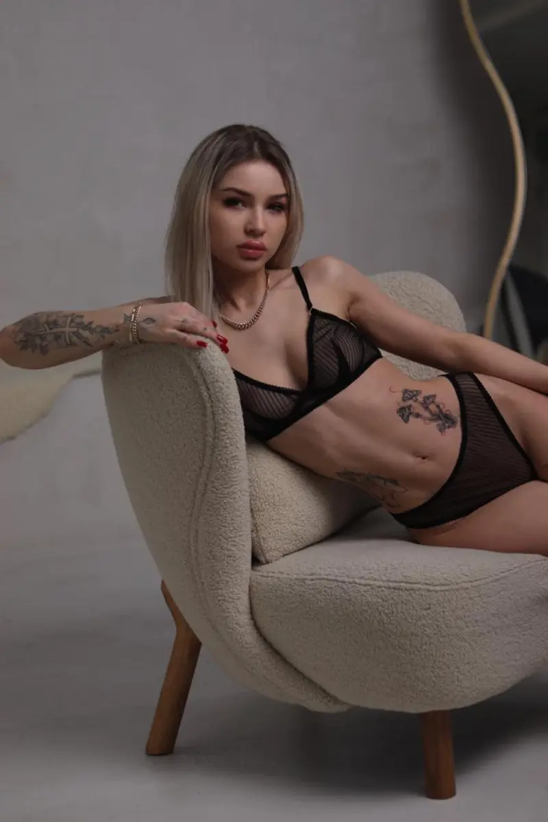 Кари escort in Perm