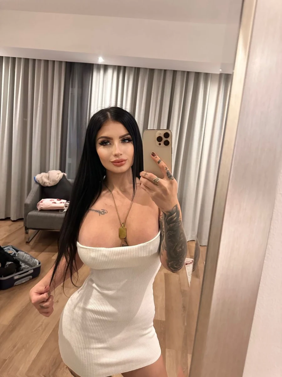 Каролина escort in Perm