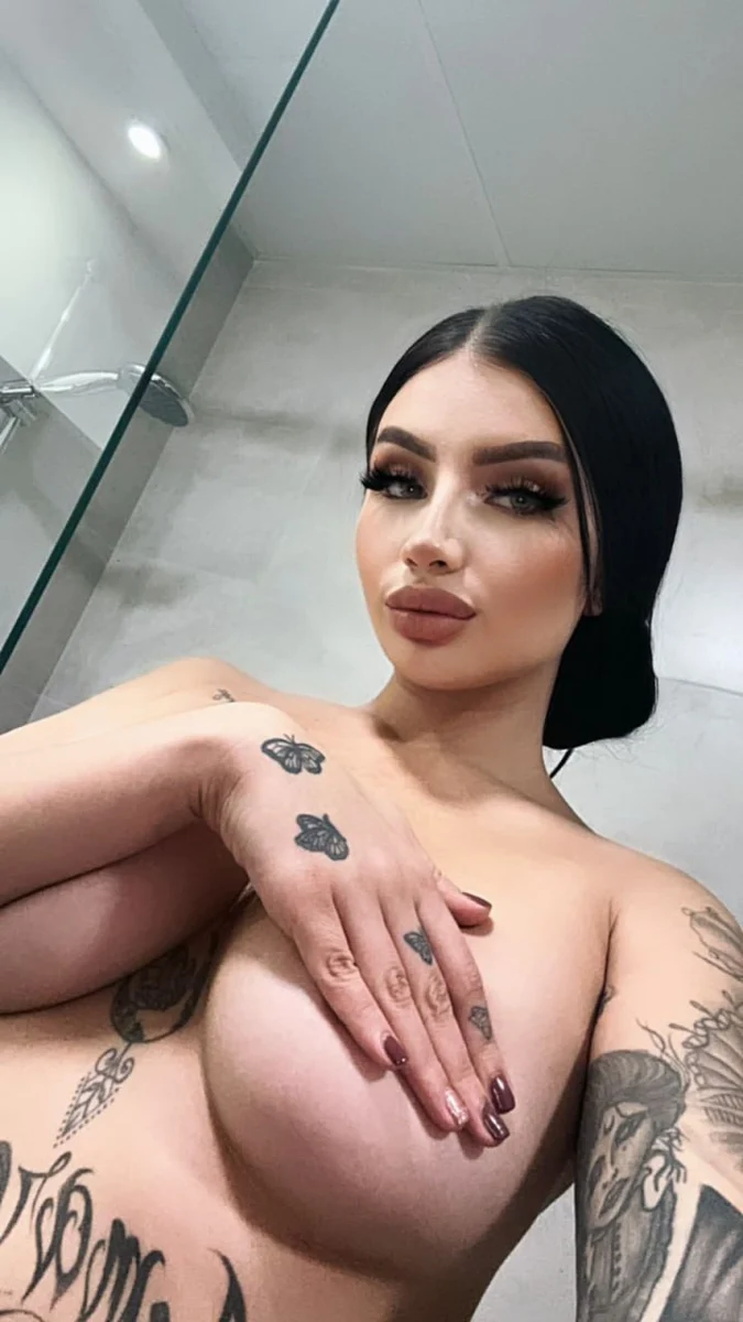 Каролина escort in Perm