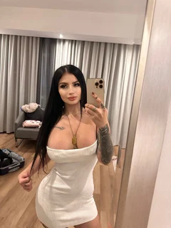 Каролина escort in Perm