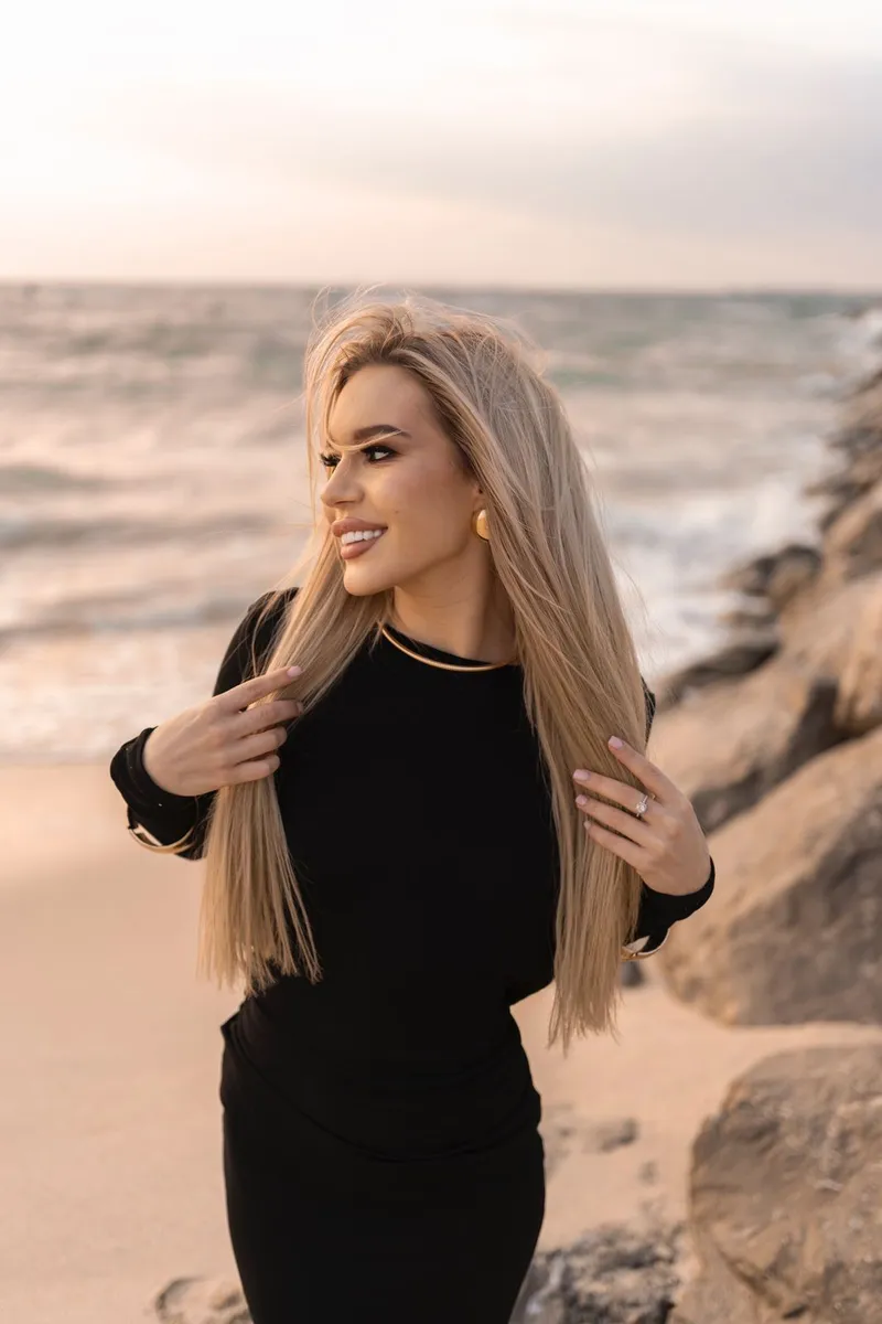 Лорена escort in Perm