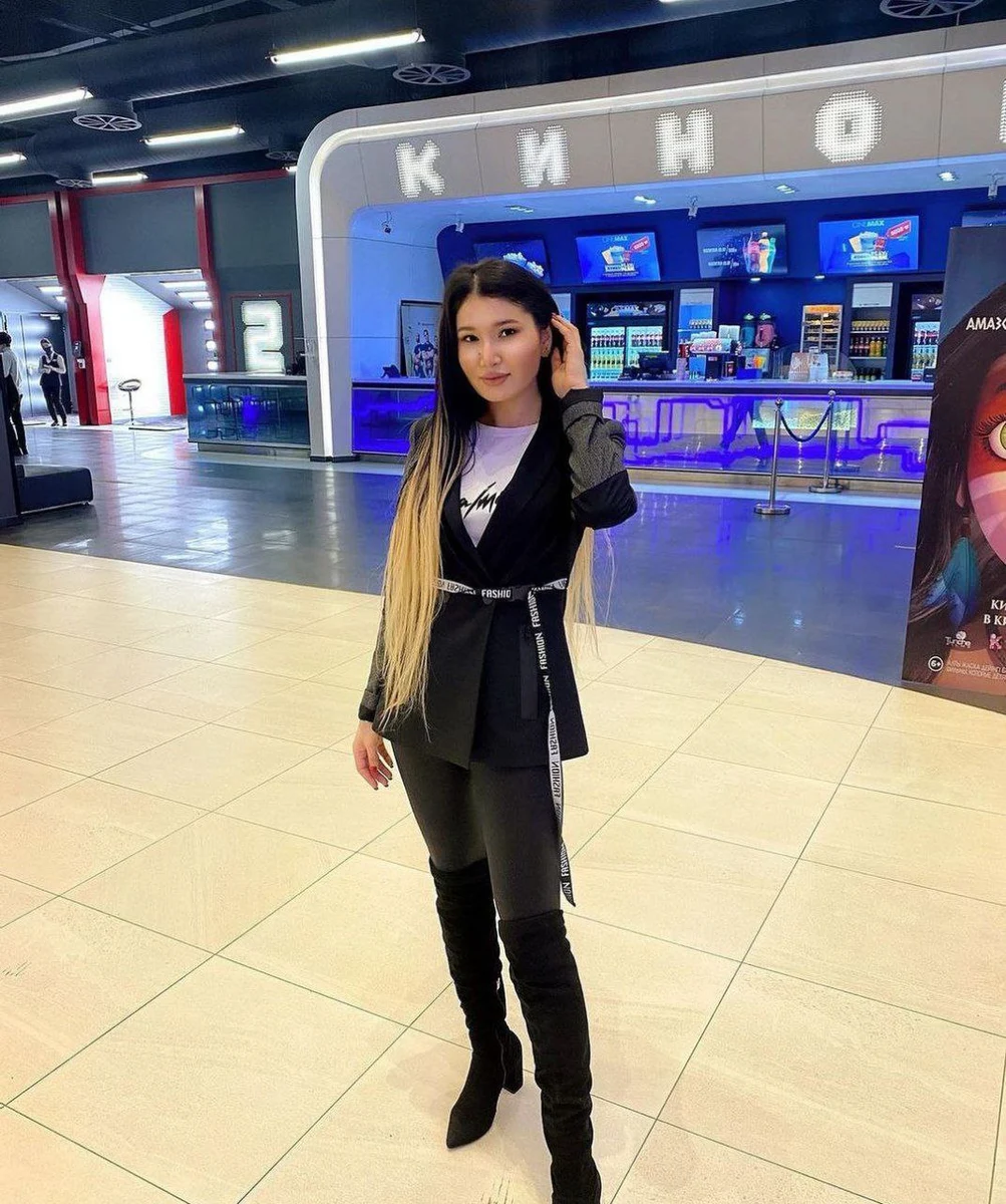 Мэйзи escort in Perm