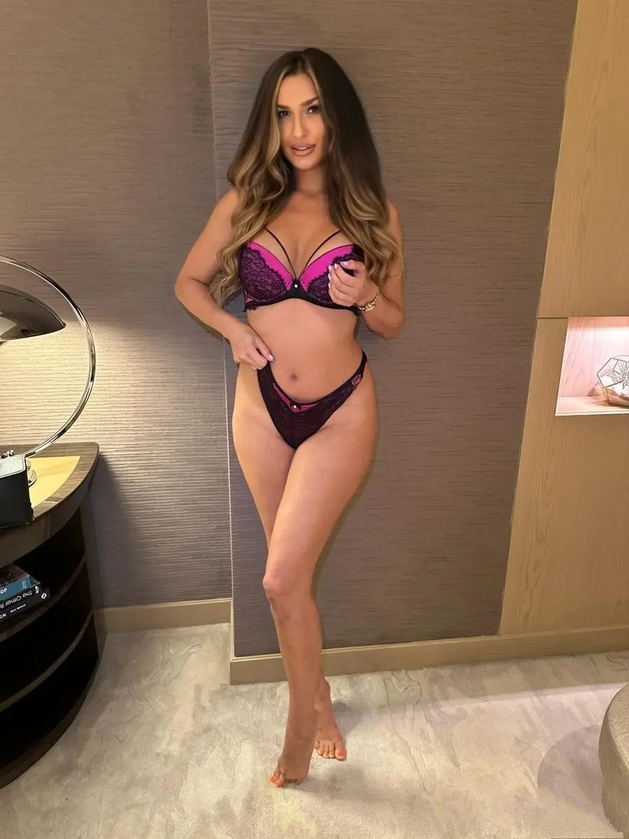Нинель escort in Perm