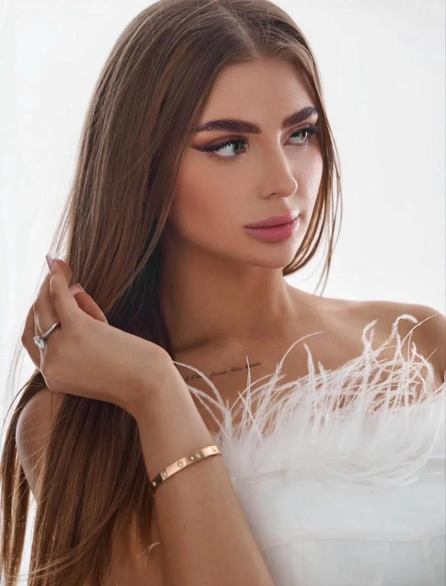 Полина escort in Perm