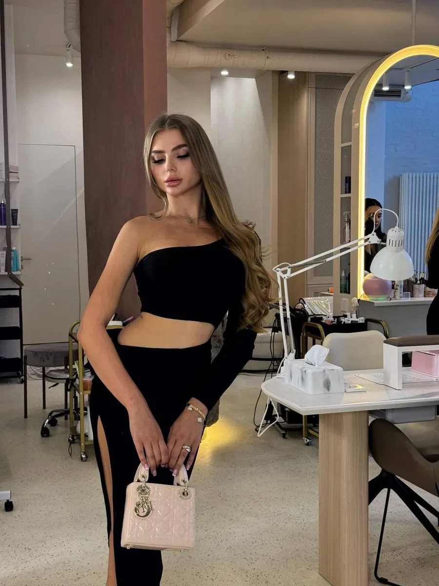 Полина escort in Perm